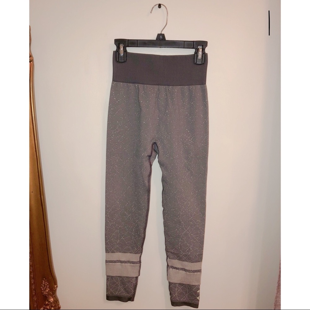 (See update) Adidas Wanderlust Seamless Tights - Picture 2 of 8